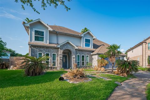 Photo of 606 Oak Hill Drive, Kemah, TX 77565 (MLS # 86363389)