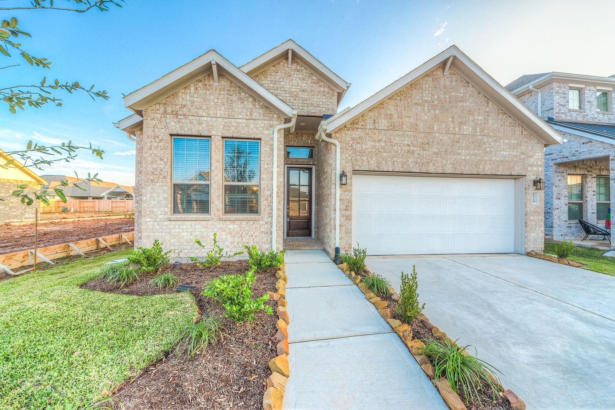 8710 Crossing Oak Lane