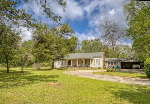 Photo of 407 E Kolstad Street, Palestine, TX 75801 (MLS # 85440890)