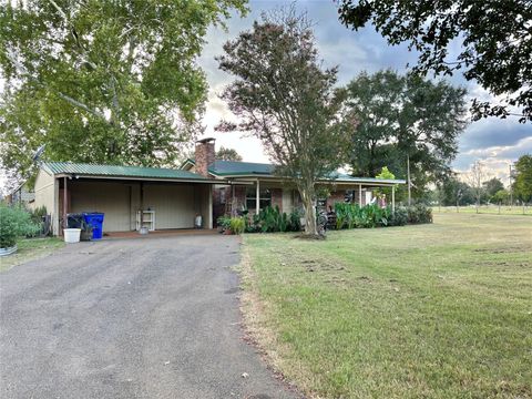 Photo of 333 County Road 1710, Grapeland, TX 75844 (MLS # 41710476) Photo of 333 County Road 1710, Grapeland, TX 75844 (MLS # 41710476)