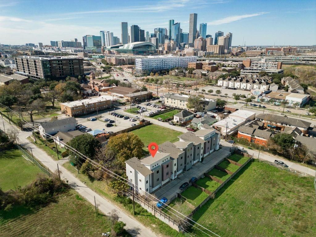 Photo of 318 Mcalpine Street, Houston, TX 77003 (MLS # 58937409)