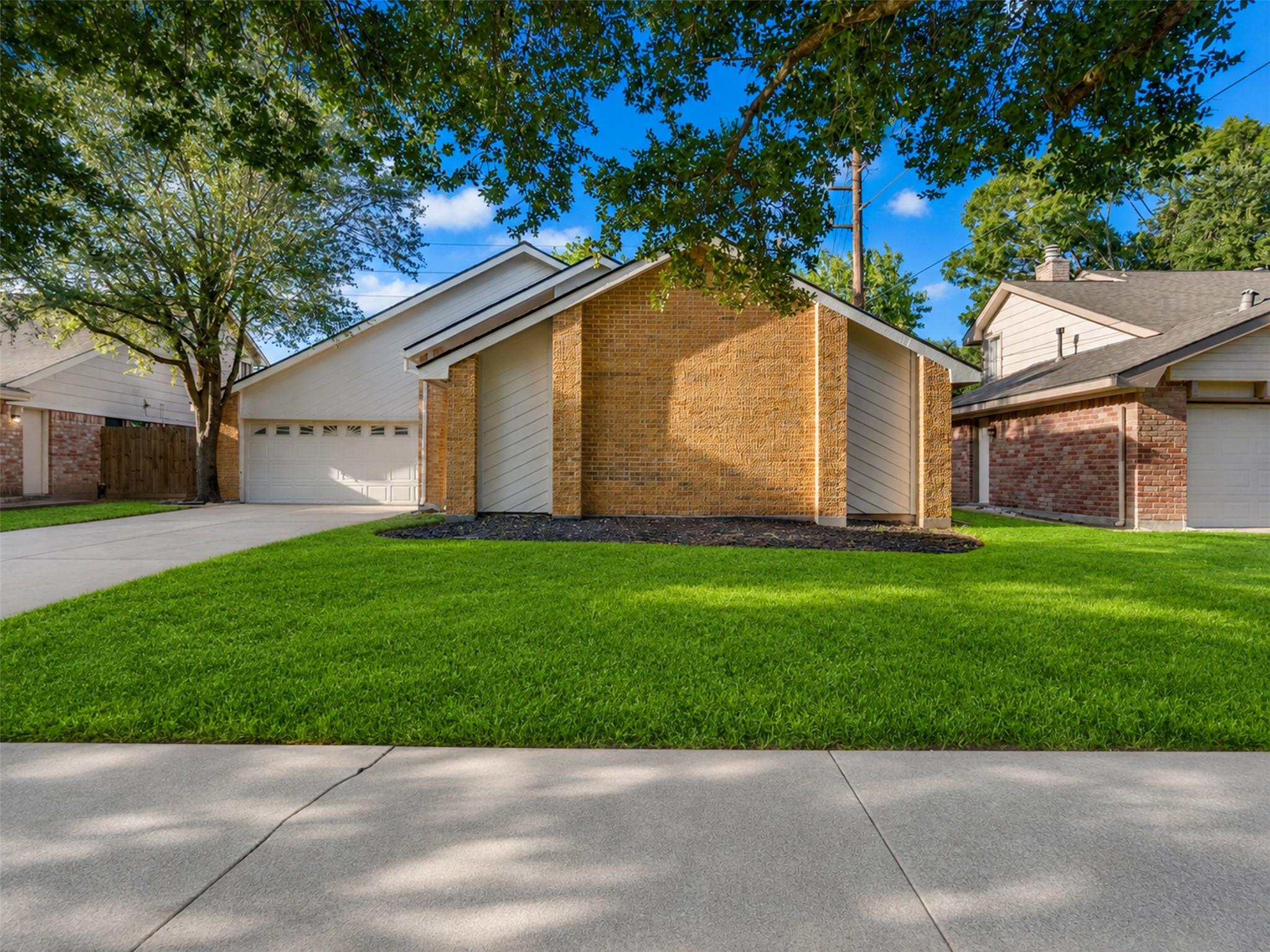 3035 Pecan Point Dr