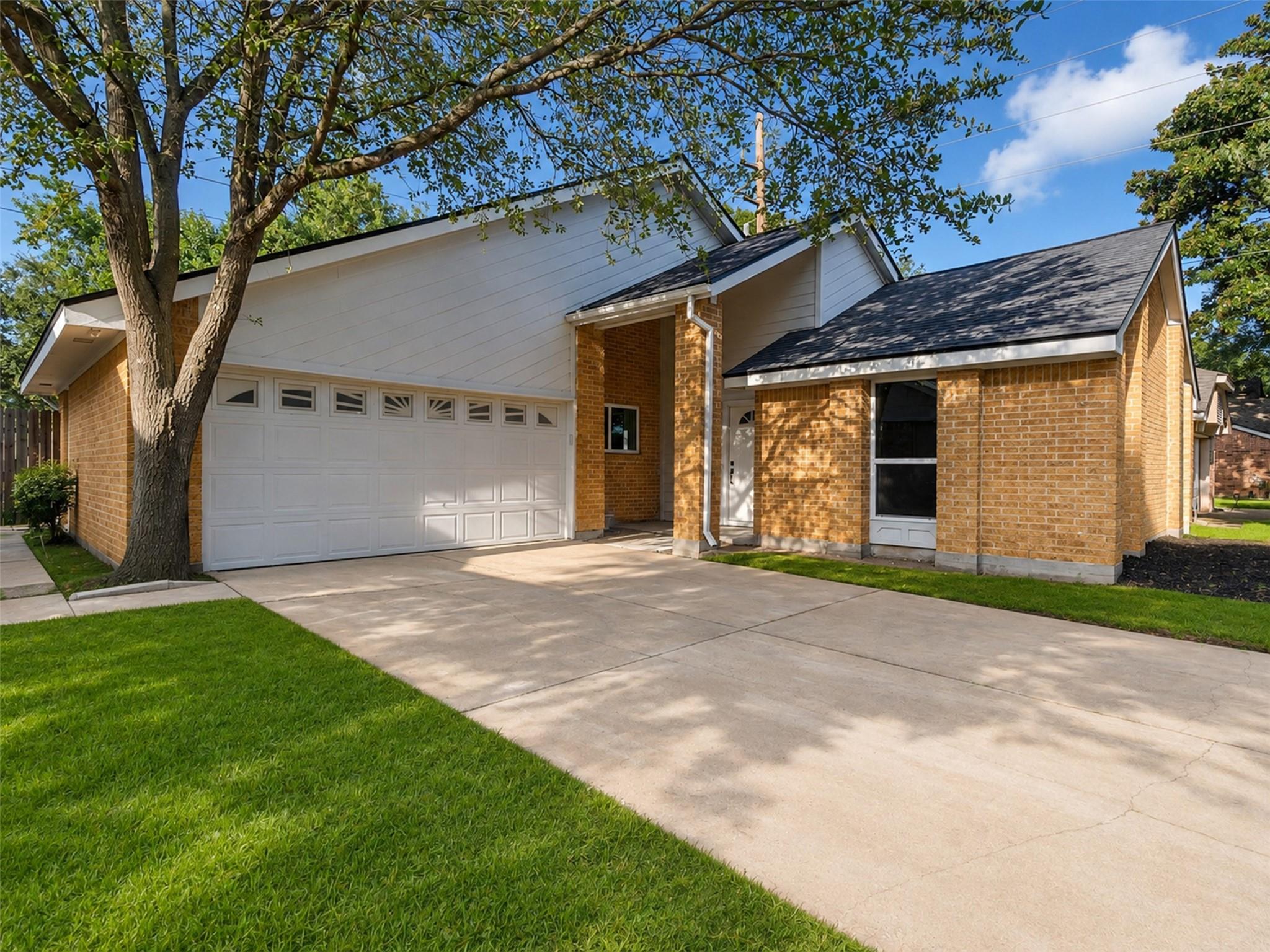 3035 Pecan Point Dr