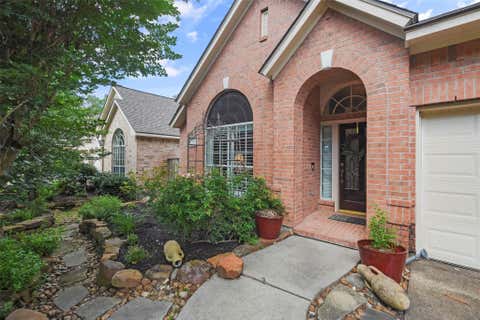 Photo of 18 Pinery Ridge Place, Spring, TX 77382 (MLS # 83740474)