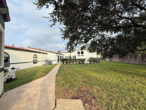 Tiny photo for 7110 W Mockingbird Lane, Pearland, TX 77584 (MLS # 50654752)