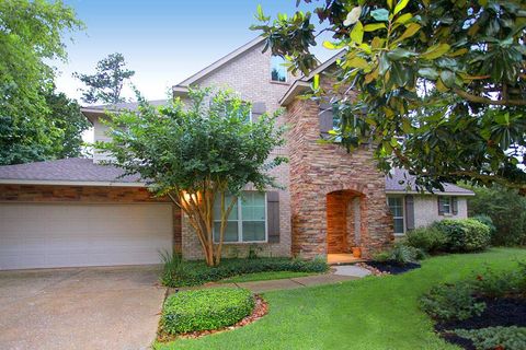 Photo of 31 Middle Gate Pl, The Woodlands, TX 77382 (MLS # 41246543)