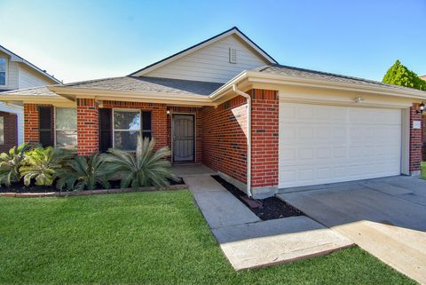 Photo of 13010 Cherton Court, Houston, TX 77045 (MLS # 21238372)