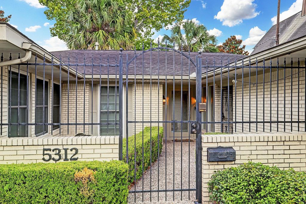 Photo of 5312 Buffalo Speedway, Houston, TX 77005 (MLS # 64400232)