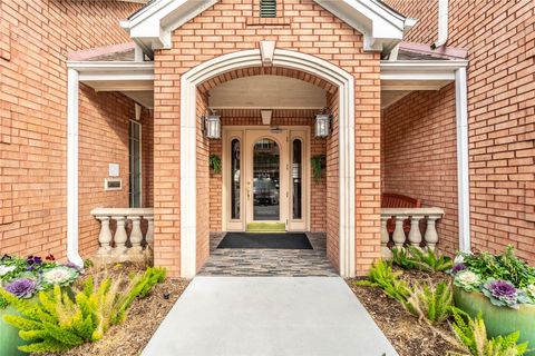 Tiny photo for 2111 Welch Street #A232, Houston, TX 77019 (MLS # 22581647)