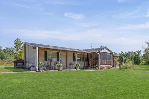 Photo of 806 County Road 2112, Liberty, TX 77575 (MLS # 91788579)