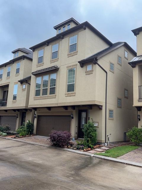 Photo of 10607 Enclave Shadows Court, Houston, TX 77043 (MLS # 73227297)