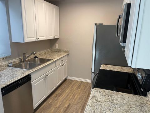 Photo of 1516 Bay Area Boulevard #F5, Houston, TX 77058 (MLS # 87131277)