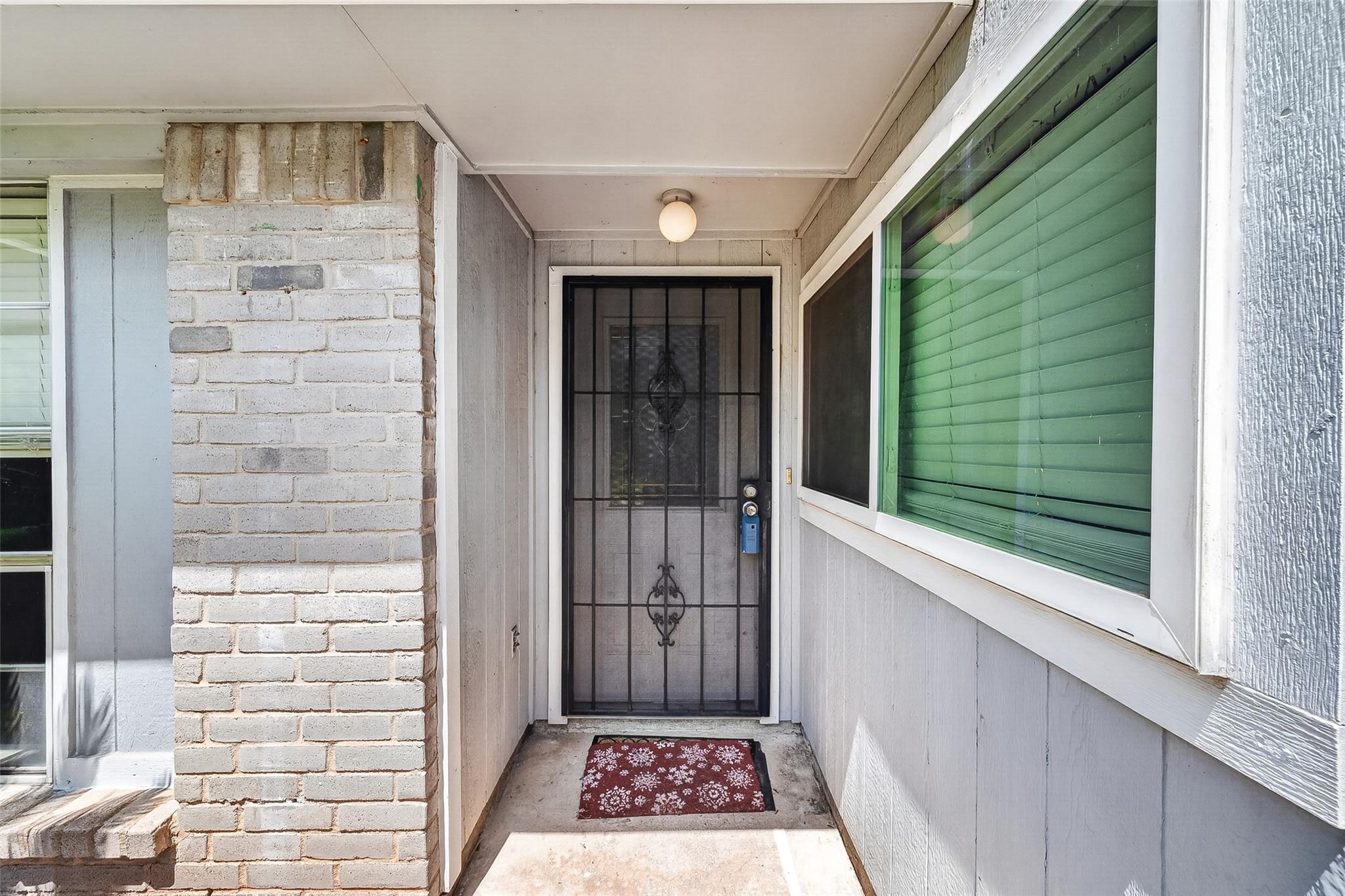 1811 Crosscoach Lane