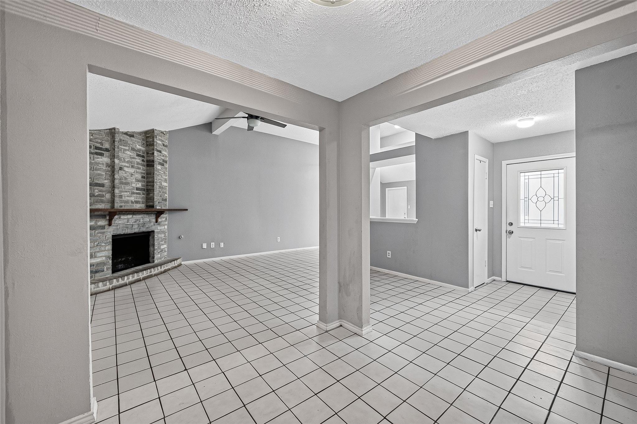 1811 Crosscoach Lane