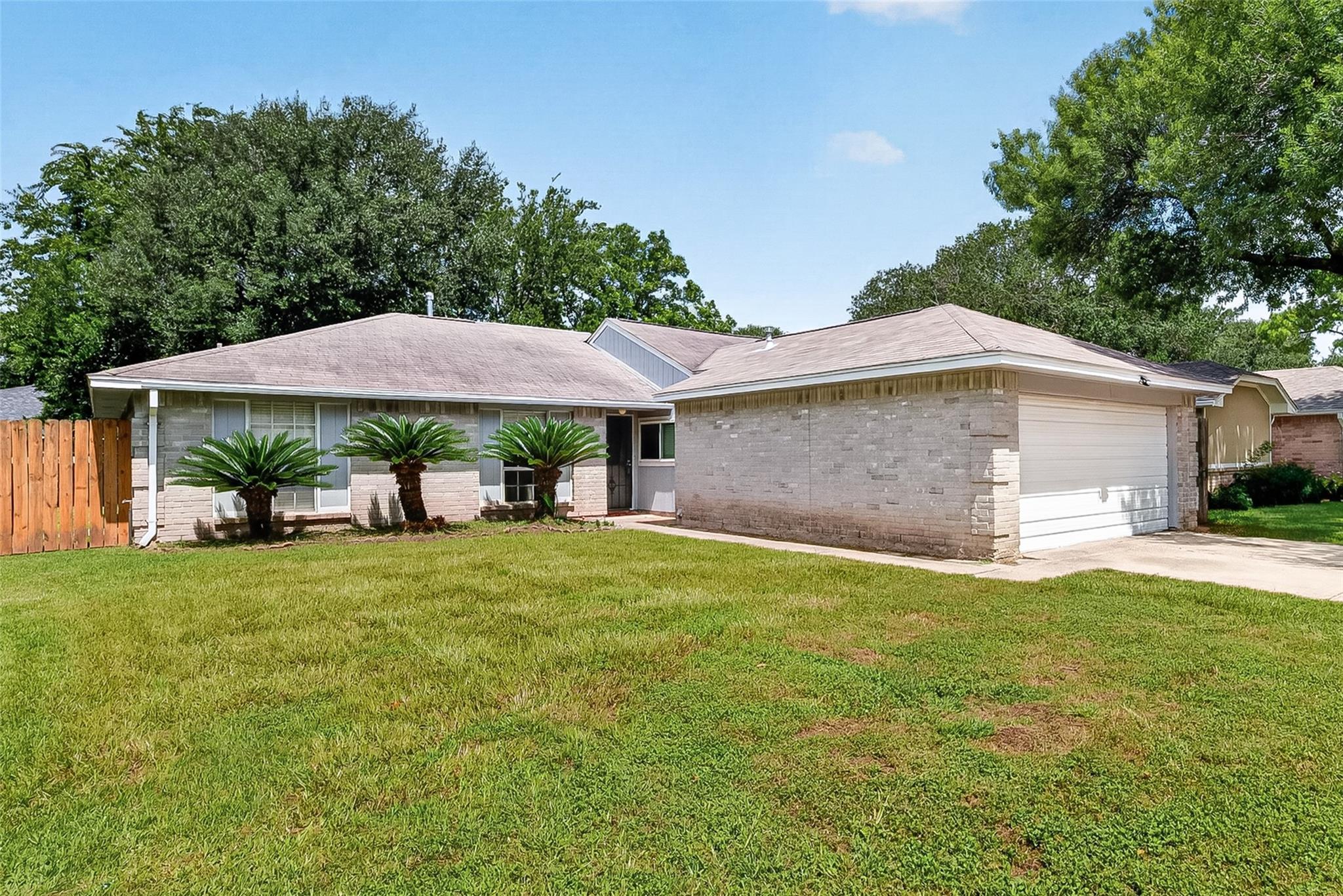 1811 Crosscoach Lane