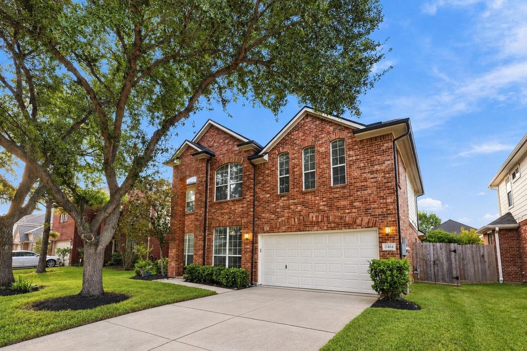 Photo of 11404 Summit Bay Drive, Pearland, TX 77584 (MLS # 36987680)