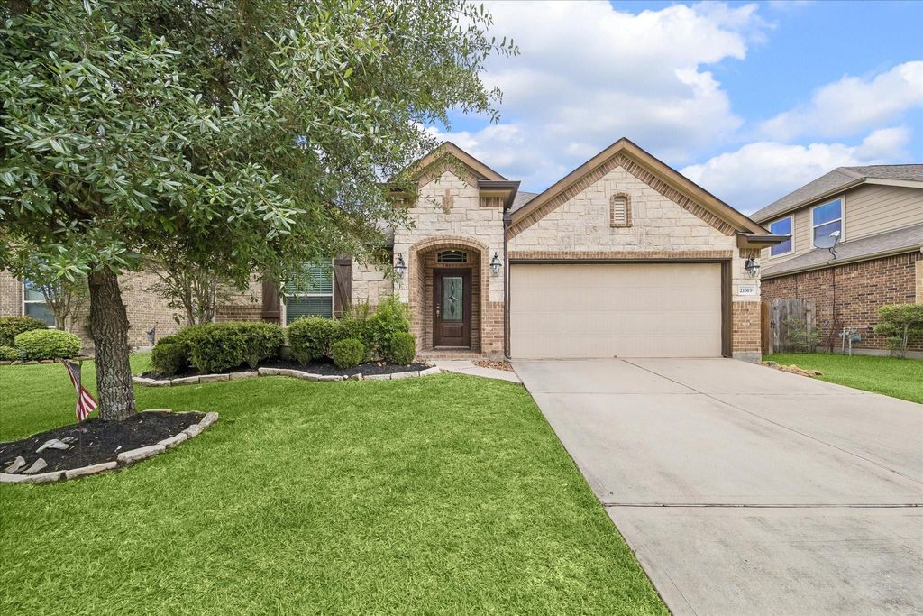 Photo of 21319 Sweet Auburn Lane, Porter, TX 77365 (MLS # 32169903)