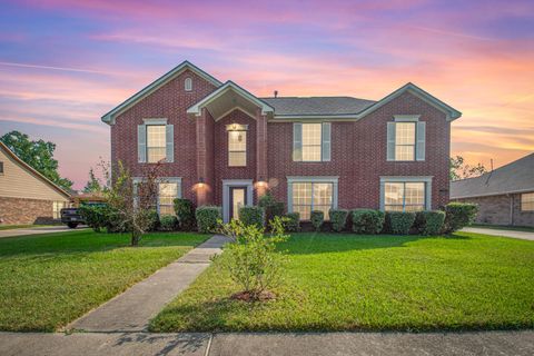 Photo of 2103 Paintbrush Ave Avenue, League City, TX 77573 (MLS # 46137919)