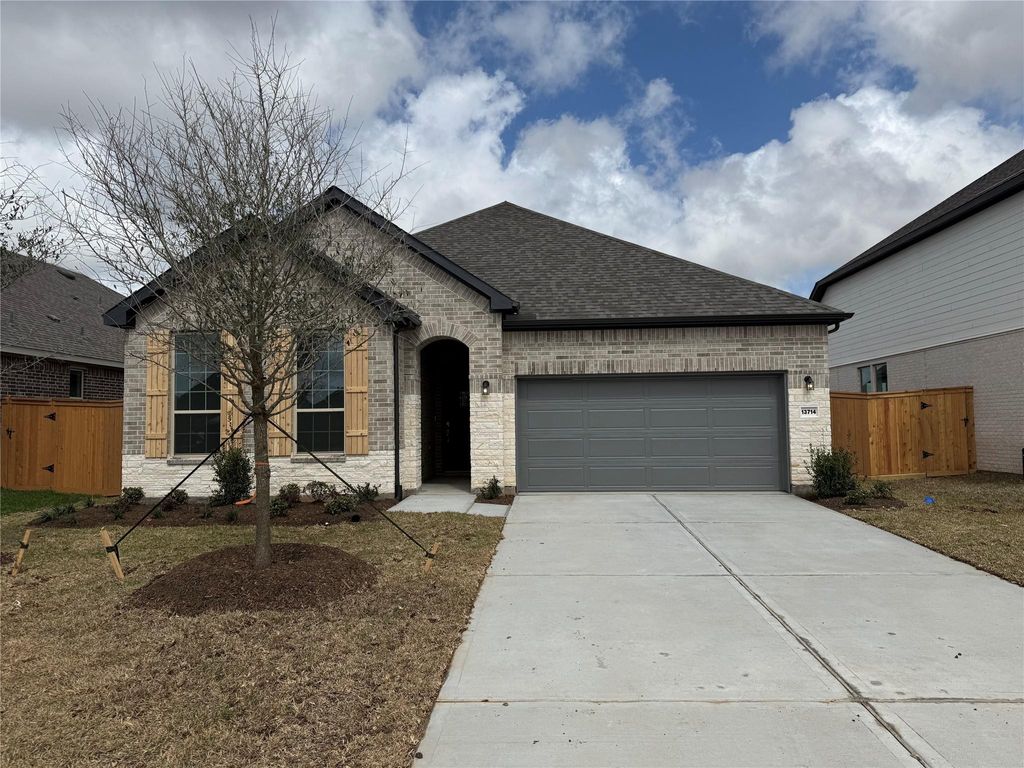 Photo of 13714 Ballast Green Drive, Texas City, TX 77568 (MLS # 75568401)