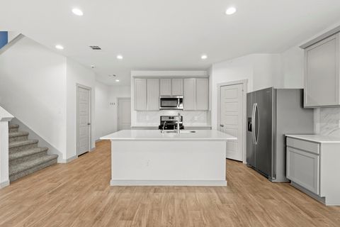 Property photo of 207 william lane, rosharon, TX 77583