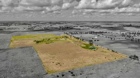 Photo of 624 Berger Road, Schulenburg, TX 78945 (MLS # 10904286)