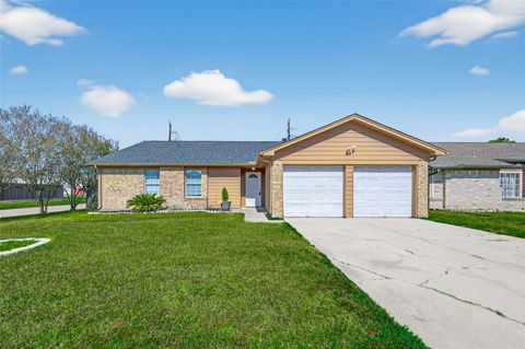 Photo of 17726 Wild Willow Lane, Houston, TX 77084 (MLS # 76703980) Photo of 17726 Wild Willow Lane, Houston, TX 77084 (MLS # 76703980)