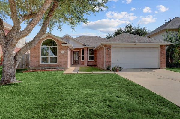 519 N MARATHON WAY, STAFFORD, TX 77477 - Image 325a70f04221194e2e12f08e2d54b3eb/4020030164