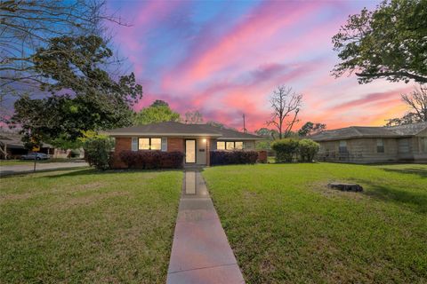 Photo of 5801 Jason Street, Houston, TX 77074 (MLS # 56509771)