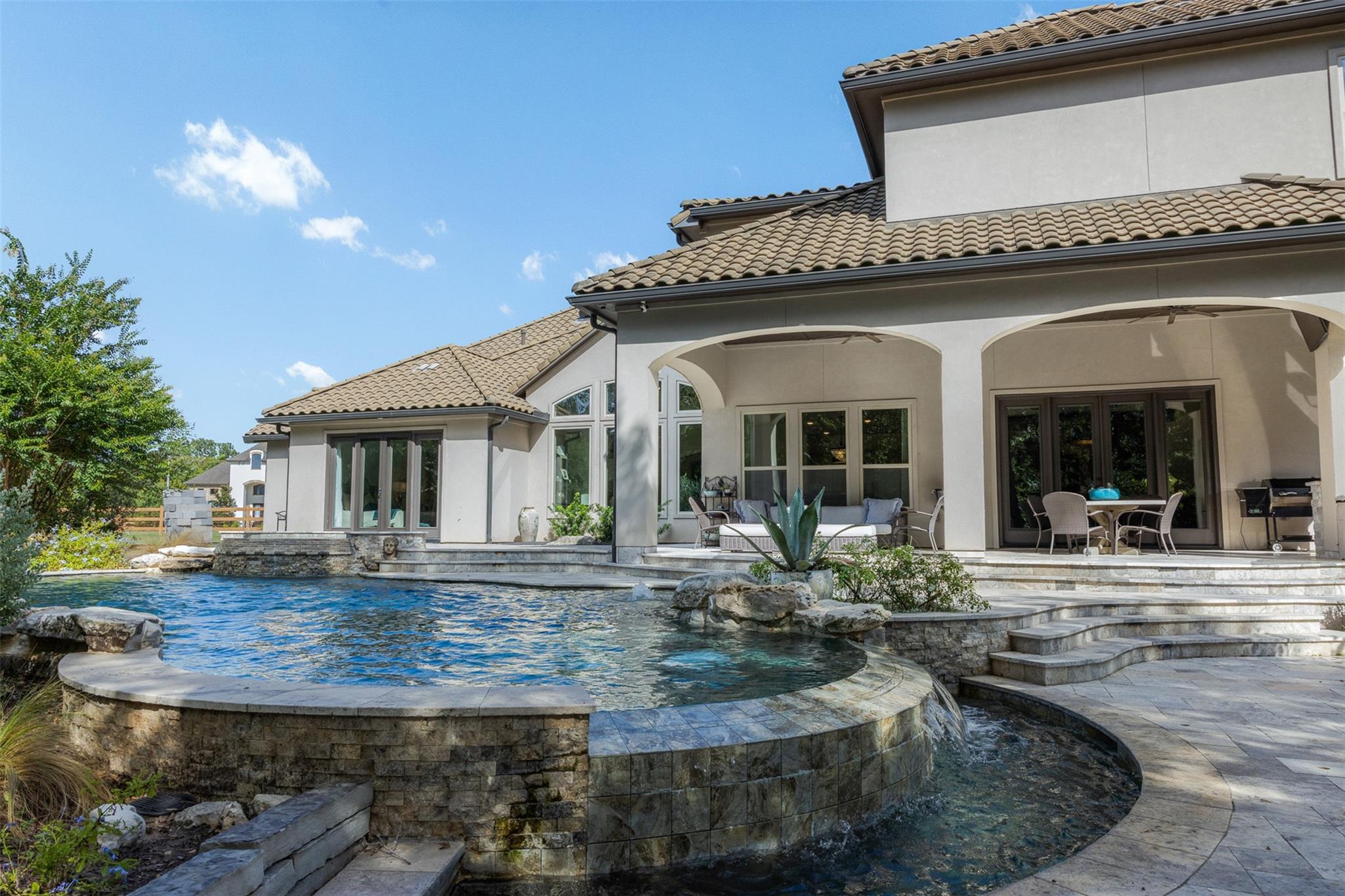 8603 Woods Hollow Trail
