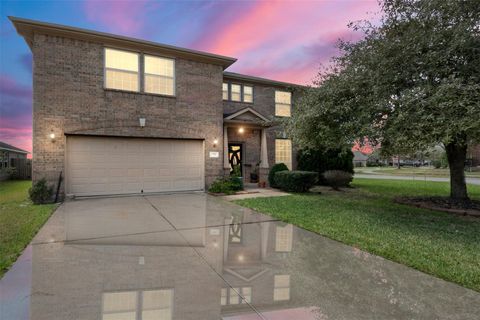 Photo of 2990 Creek Falls Court, Pearland, TX 77581 (MLS # 52432730)