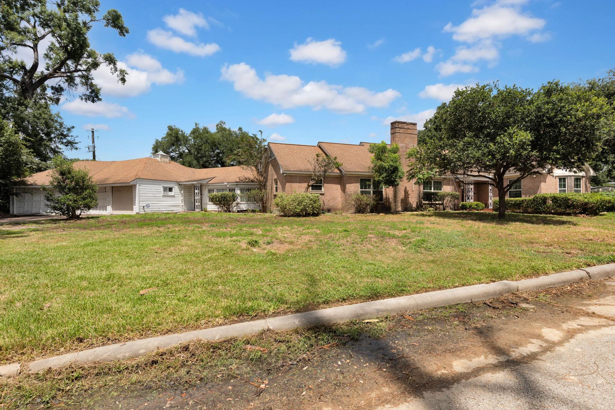 4425 Laurel Drive