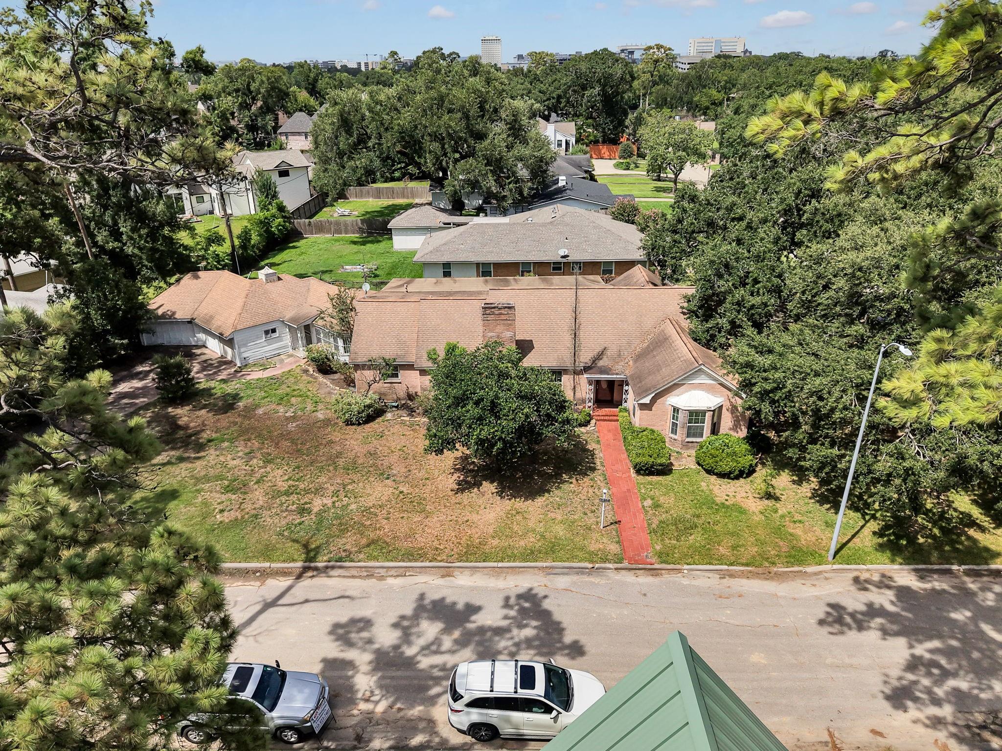 4425 Laurel Drive