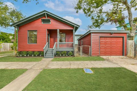 Photo of 1616 38th Street, Galveston, TX 77550 (MLS # 29178843)