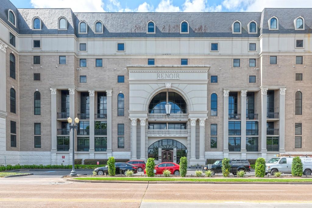 Photo of 1005 S Shepherd Drive #404, Houston, TX 77019 (MLS # 83162152)