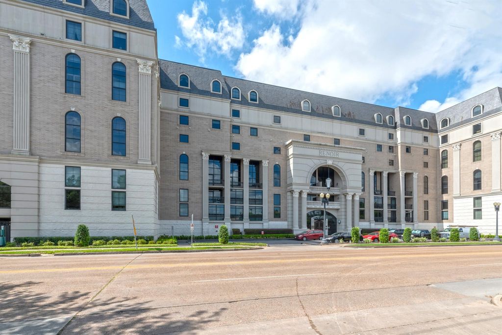 Photo of 1005 S Shepherd Drive #404, Houston, TX 77019 (MLS # 83162152)