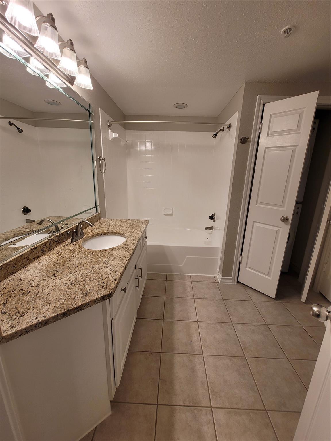 1919 Post Oak Park Drive 2207