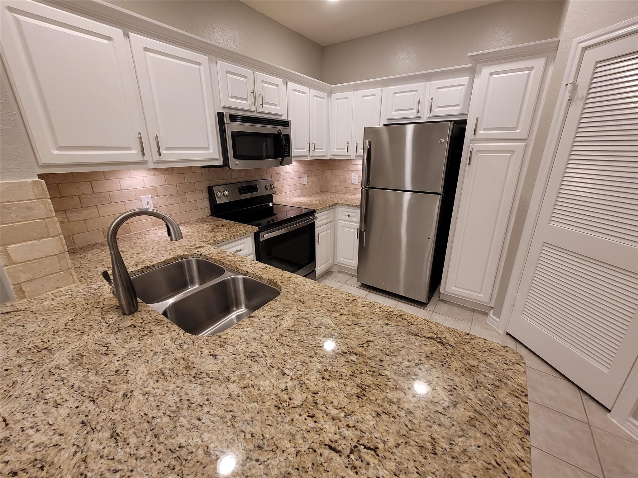 1919 Post Oak Park Drive 2207