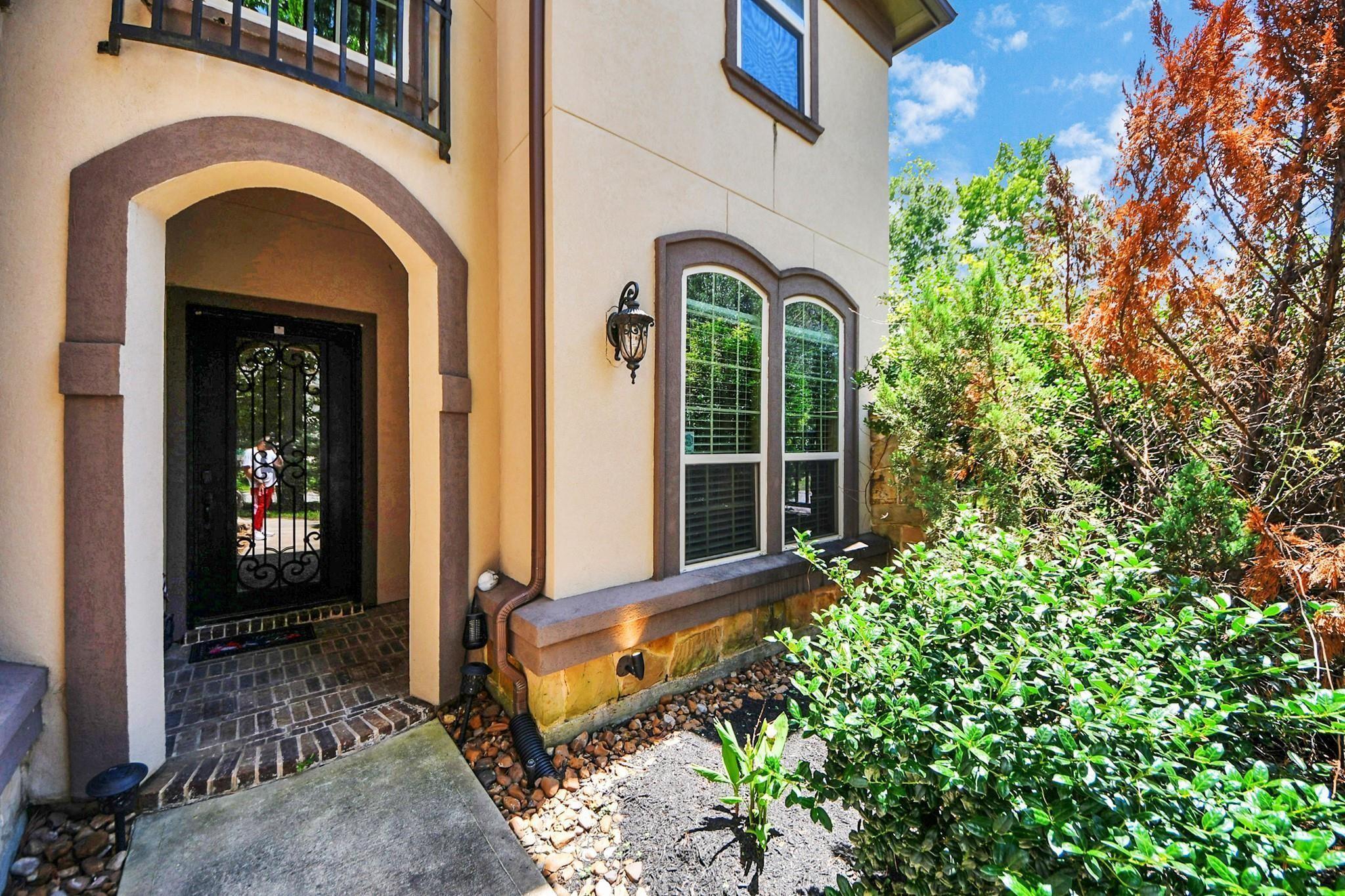 102 Stonecrop Place