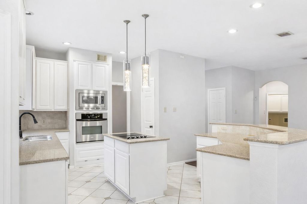 Photo of 6703 Cypress Village Drive, Sugar Land, TX 77479 (MLS # 32447338)