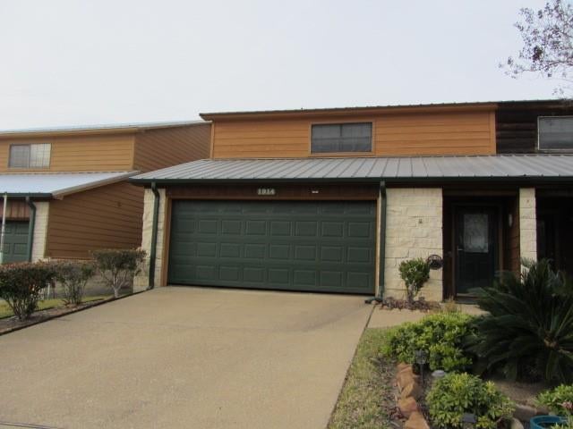 Photo of 1914 20th Street, Huntsville, TX 77340 (MLS # 89492980)