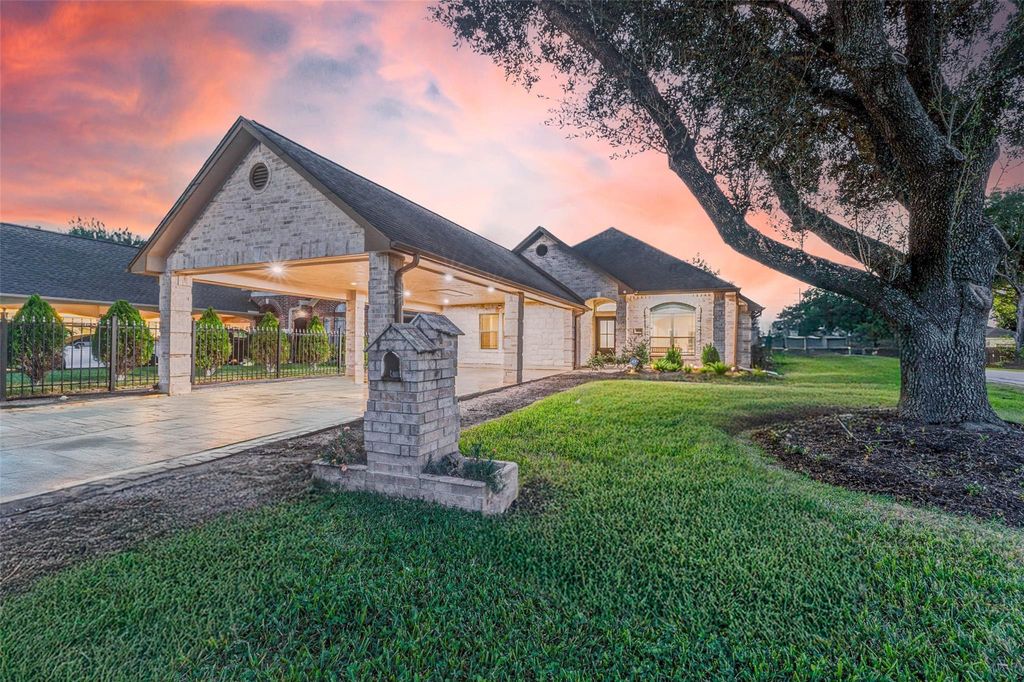 Photo of 402 Avenue H, South Houston, TX 77587 (MLS # 77545473)