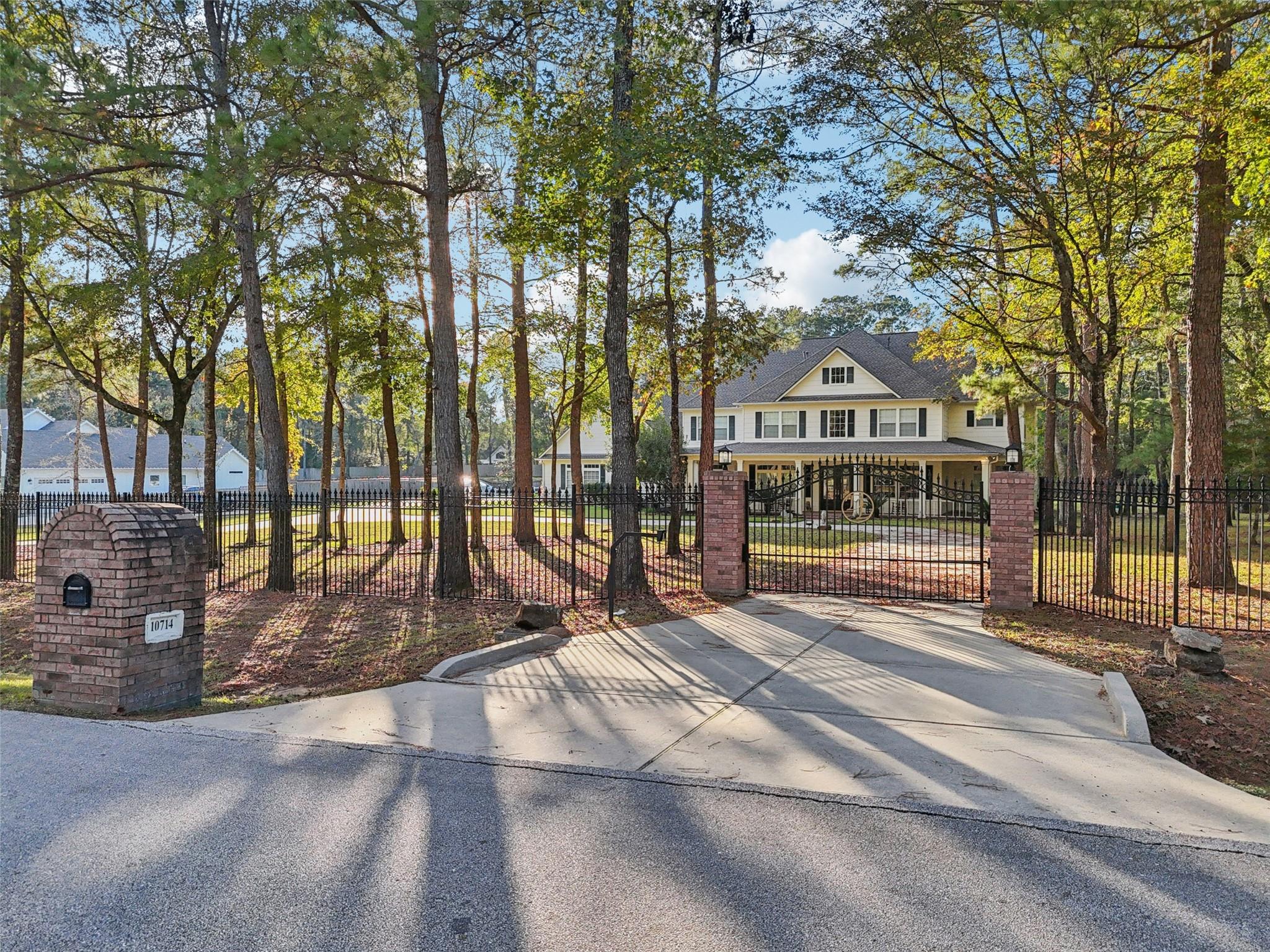 10714 Crestwater Circle