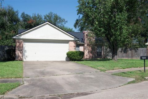 Photo of 2406 Old Fort Road, Sugar Land, TX 77479 (MLS # 62985401)