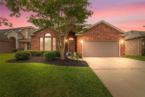 Photo of 18511 Bristol Point Lane, Tomball, TX 77377 (MLS # 10536574)