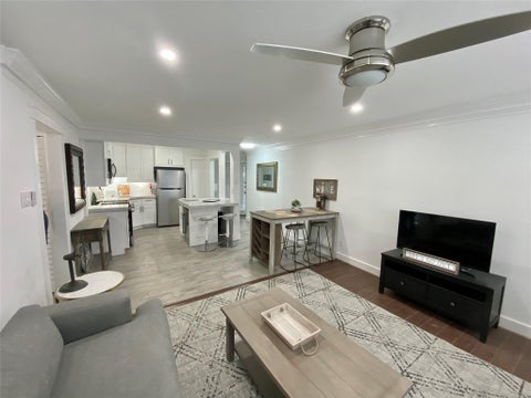 Photo of 614 Kipling St Street #C8, Houston, TX 77006 (MLS # 40529140)