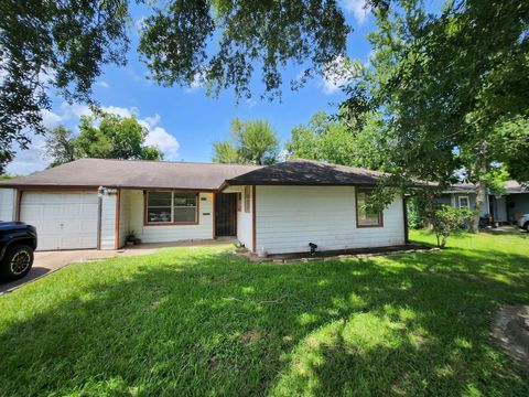 Photo of 5535 Flamingo Drive, Houston, TX 77033 (MLS # 78483007)