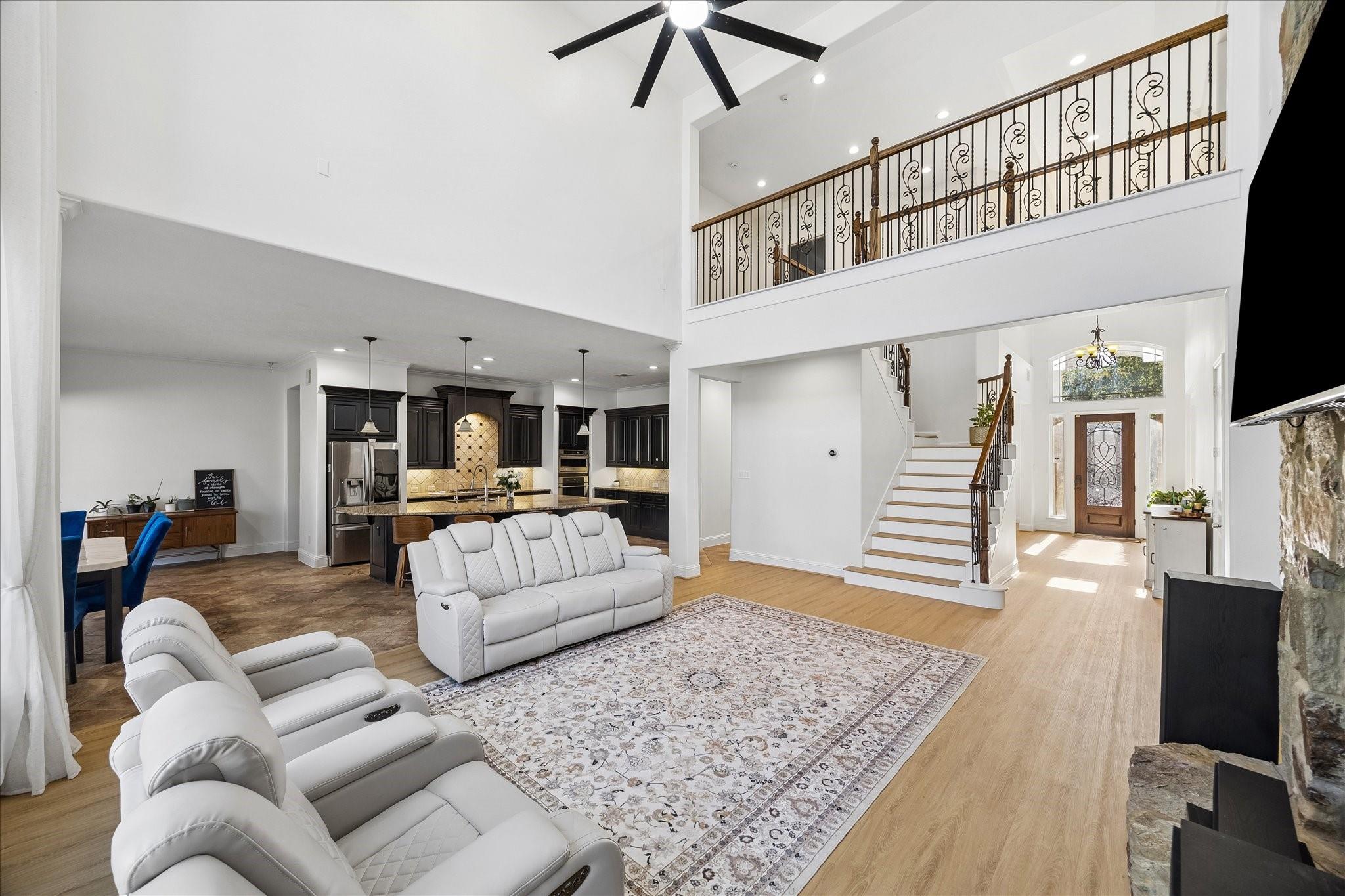 6119 Apple Bluff