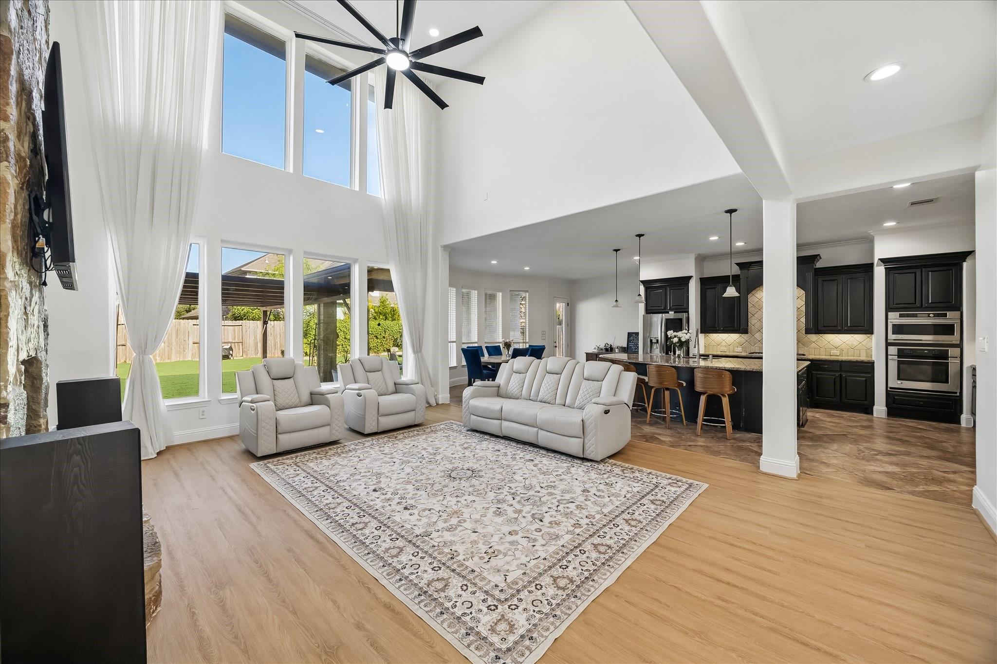 6119 Apple Bluff