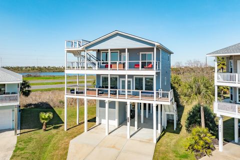 Photo of 3903 Pirates Beach Blvd Court, Galveston, TX 77554 (MLS # 52168389)