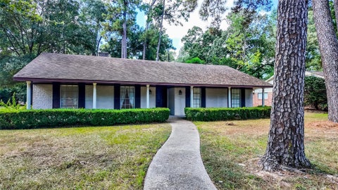 Photo of 1014 Masters Way, Houston, TX 77339 (MLS # 40046141)